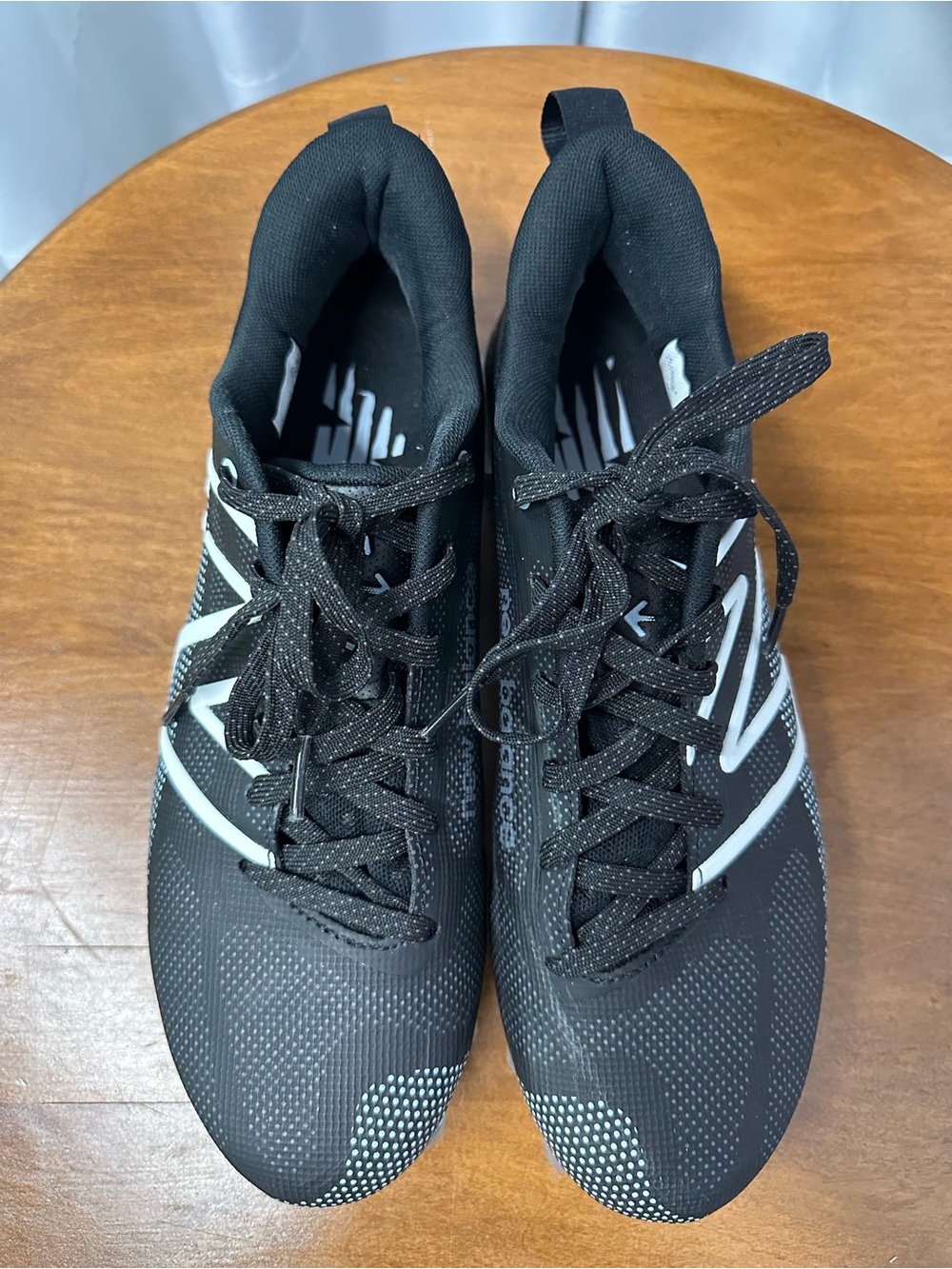 New Balance freeze LX V4 lacrosse cleats Black and White Men's size 9 EUC